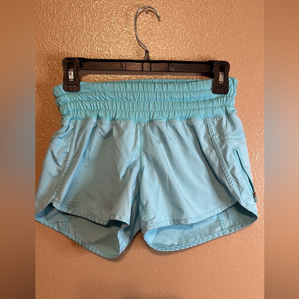 Size 4 lululemon workout shorts
